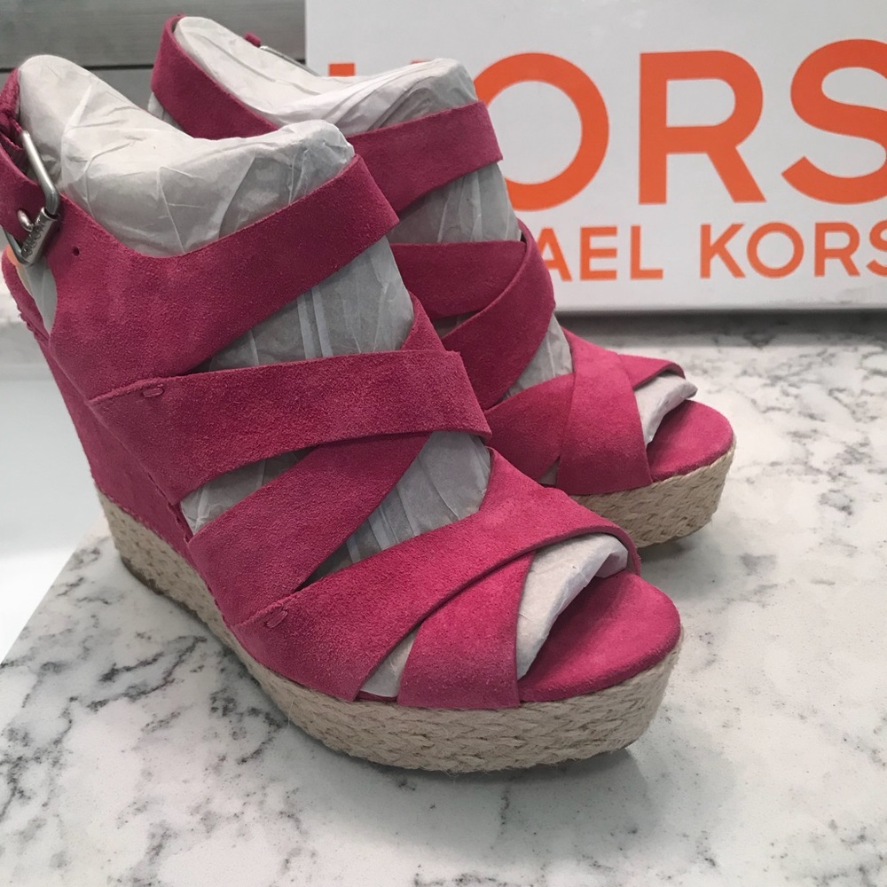 KORS Michael Kors Pink Suede Platform Sandals Sz7